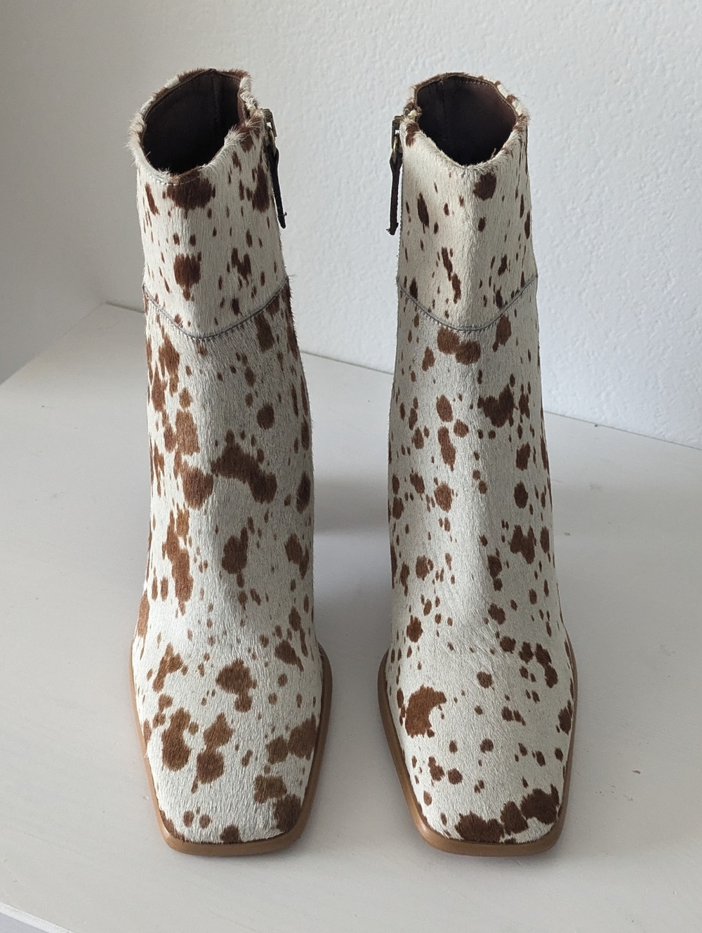 ALOHAS Cowhide Spot Ankle Boots - White & Brown • 36